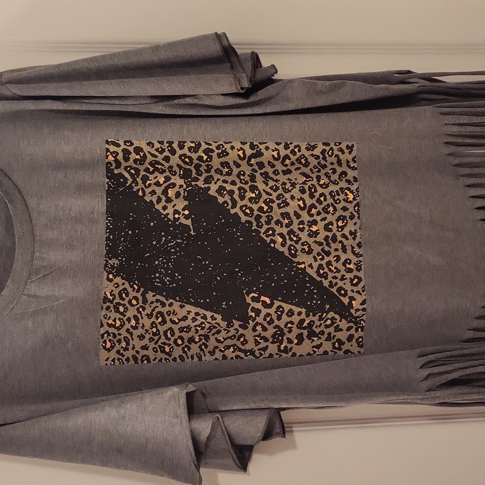 Lightening bold shirt with fringe